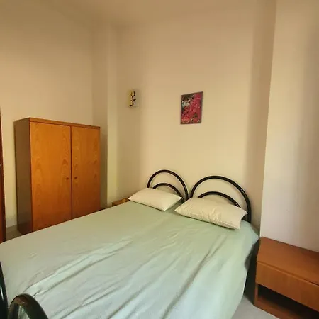 Inna Capo Vaticano